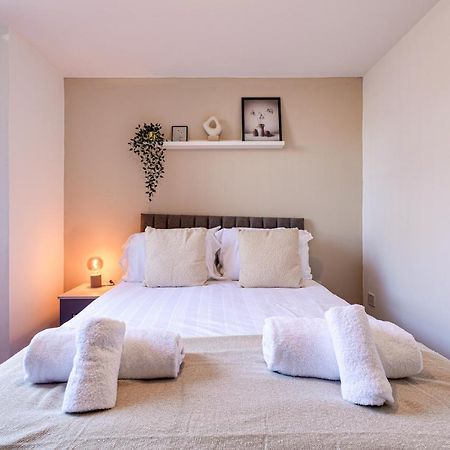 Stunning 1 Bed Apartment In The Heart Of Стокпорт Экстерьер фото