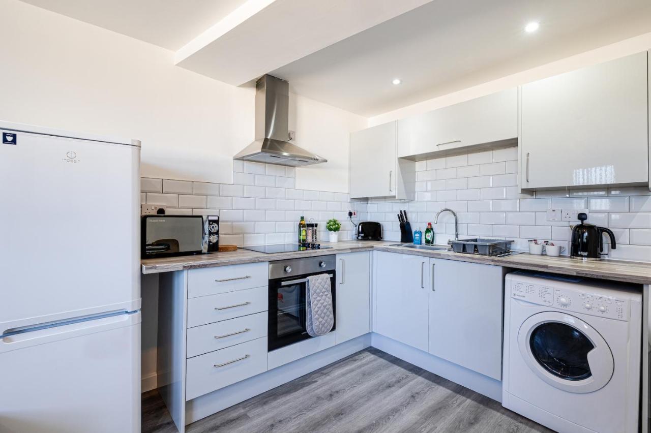 Stunning 1 Bed Apartment In The Heart Of Стокпорт Экстерьер фото